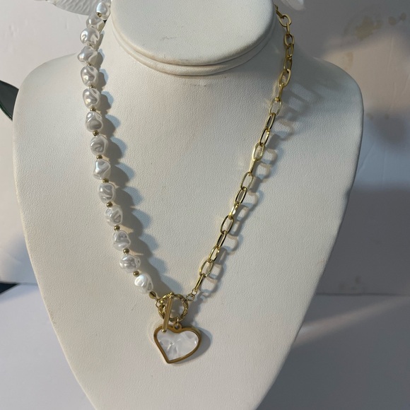 CLOVER NECKLACE - Picture 2 of 14